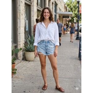 American Eagle Strigid Super High Rise Relaxed Denim Shorts Size 4 Distressed